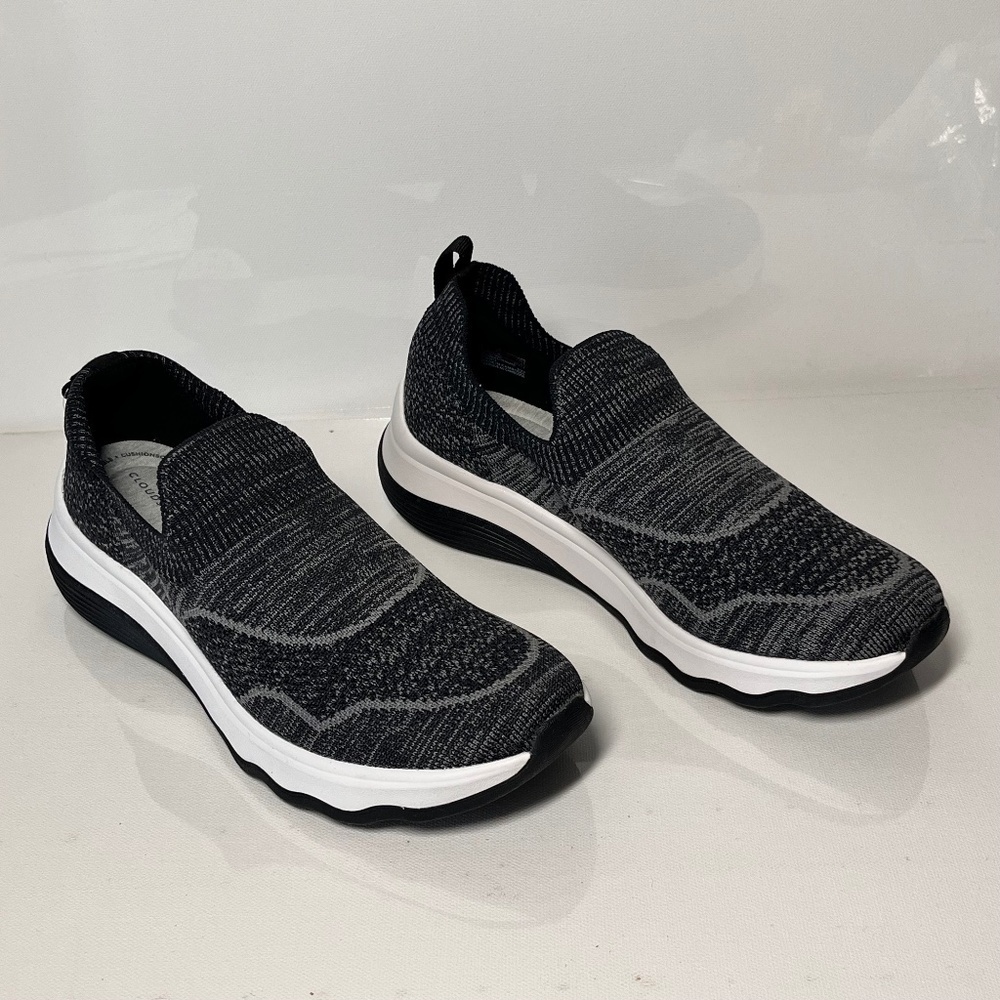 Clarks Cloudsteppers Circuit Path Slip-On Knit Sneaker